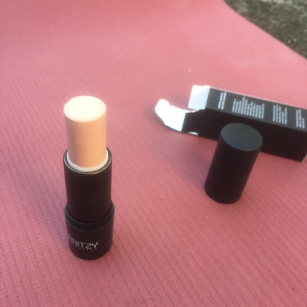 Laritzy Halo Light Stix highlighter in Halo